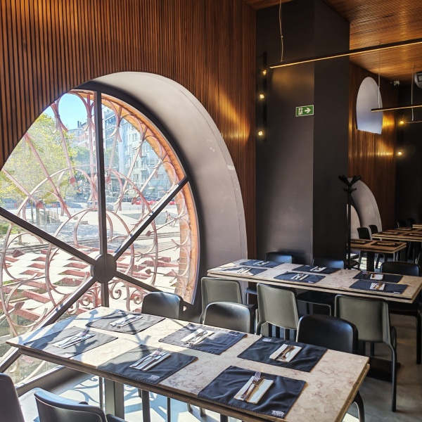 Dentro do restaurante
